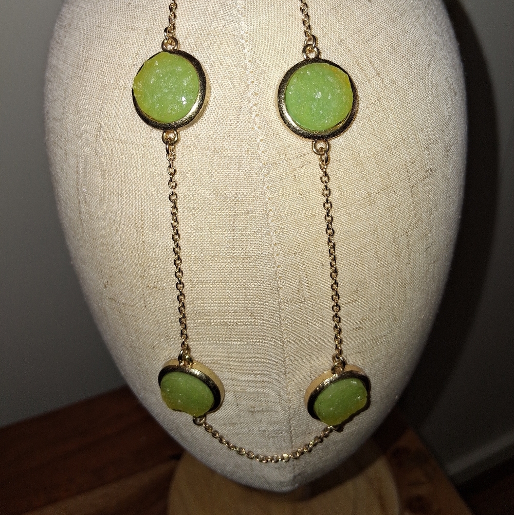 Elegant Gold and Green Necklace